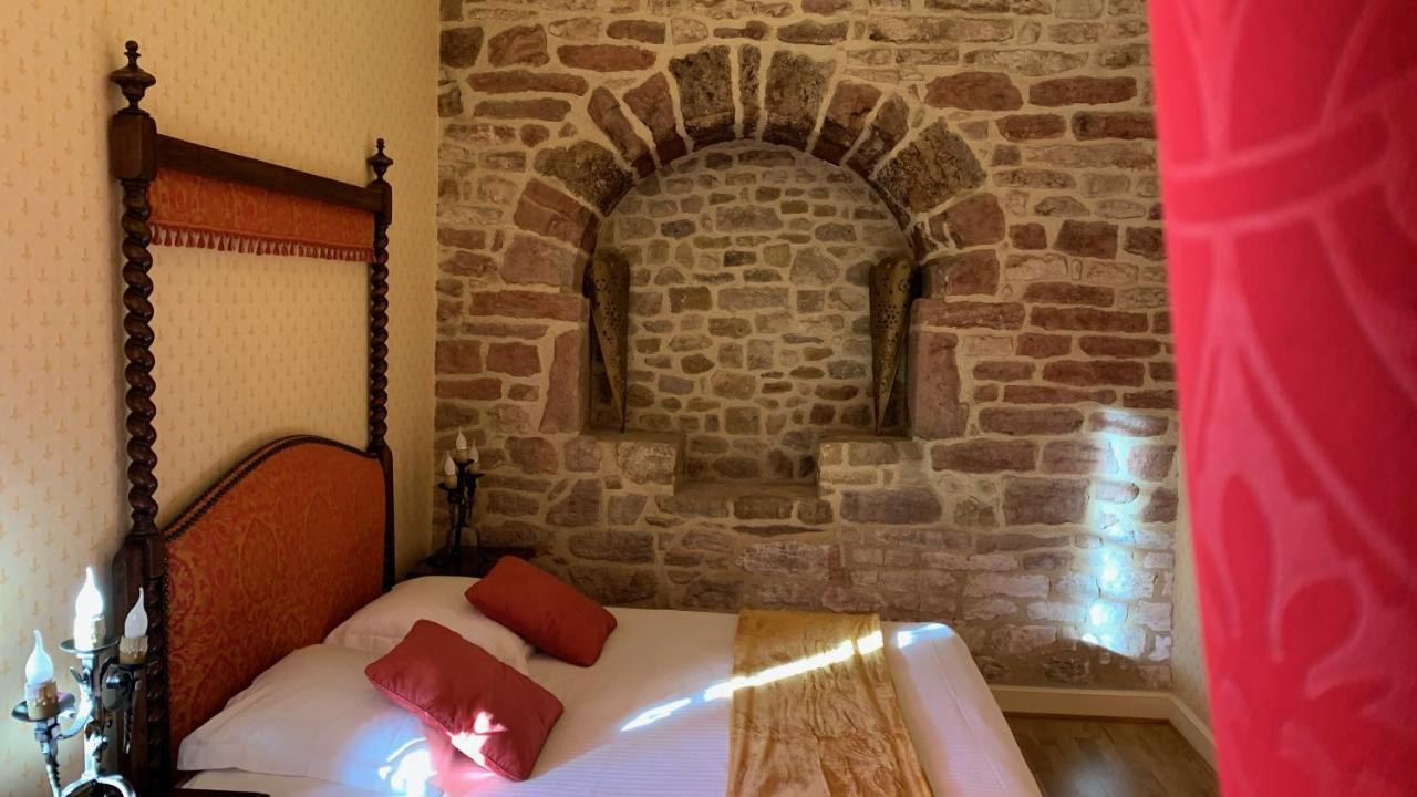 לינה וארוחת בוקר Saint-Denis-lès-Martel Le Moulin Du Boisset מראה חיצוני תמונה