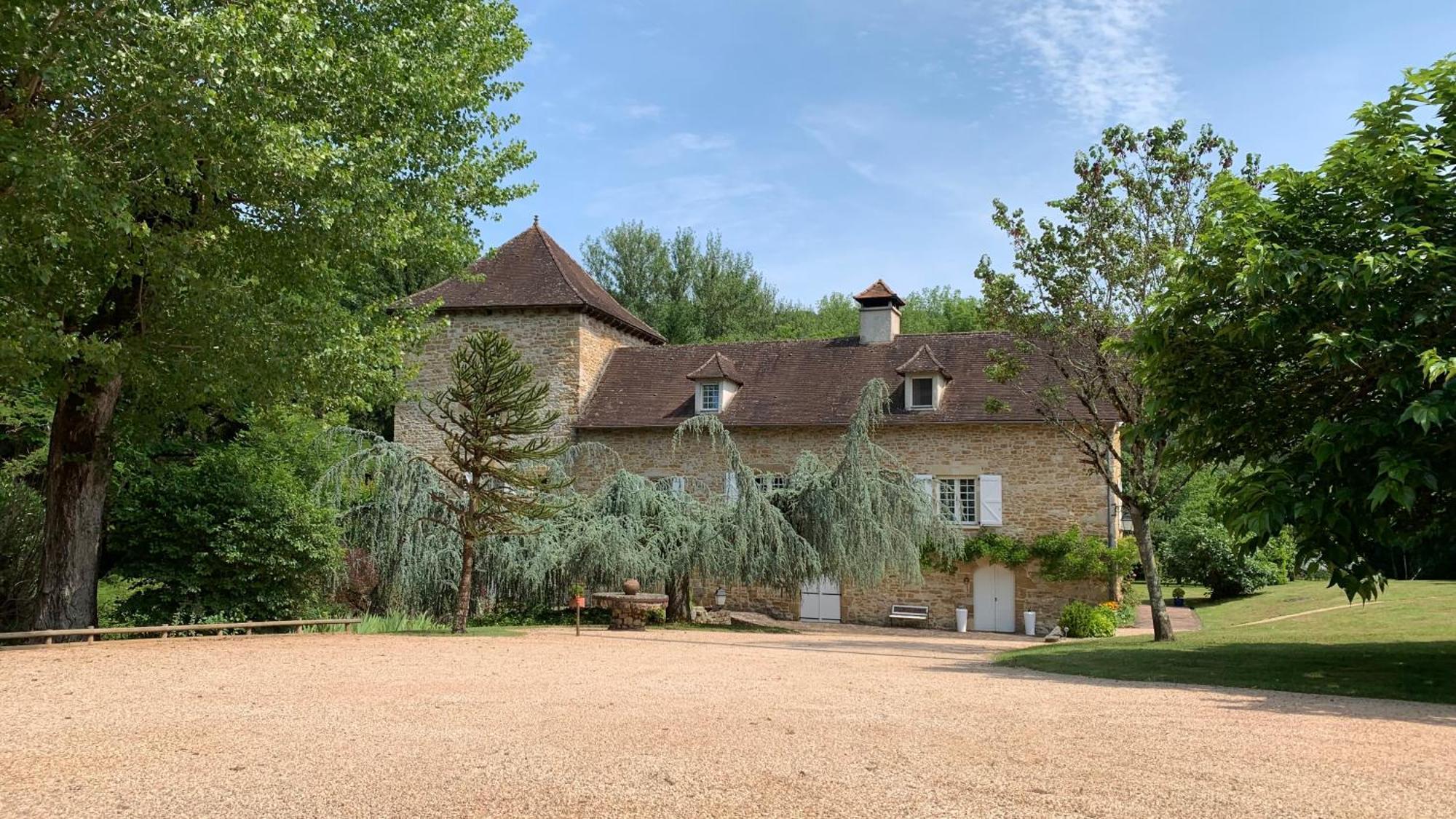 לינה וארוחת בוקר Saint-Denis-lès-Martel Le Moulin Du Boisset מראה חיצוני תמונה